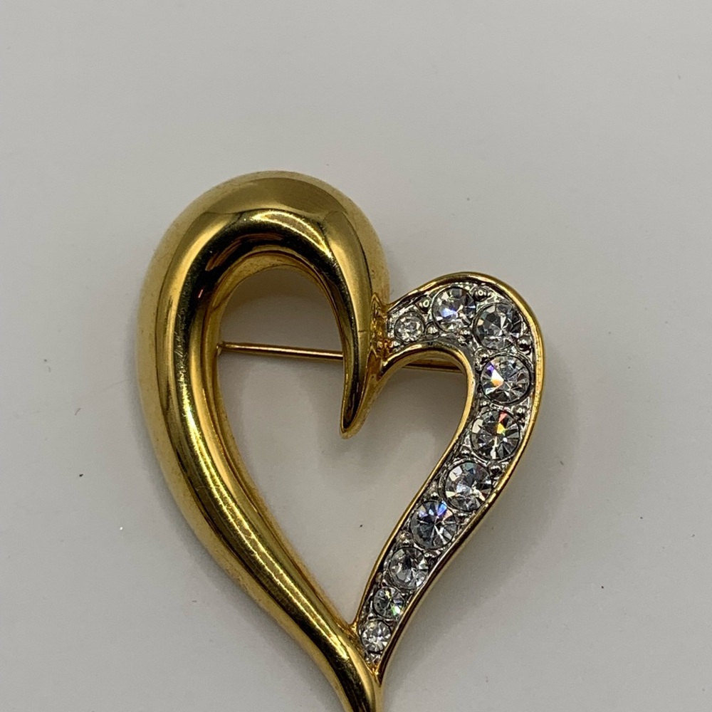 VTG Heart Gold Tone Clear Rhinestone Brooch